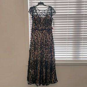 XSCAPE Gown size 12 NWT